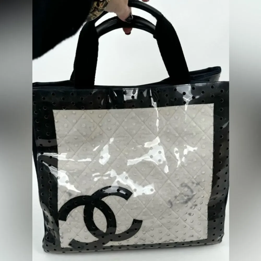 Chanel ENORMOUS tote, black + white fabric w/perforated pvc layer over material - Picture 8 of 16